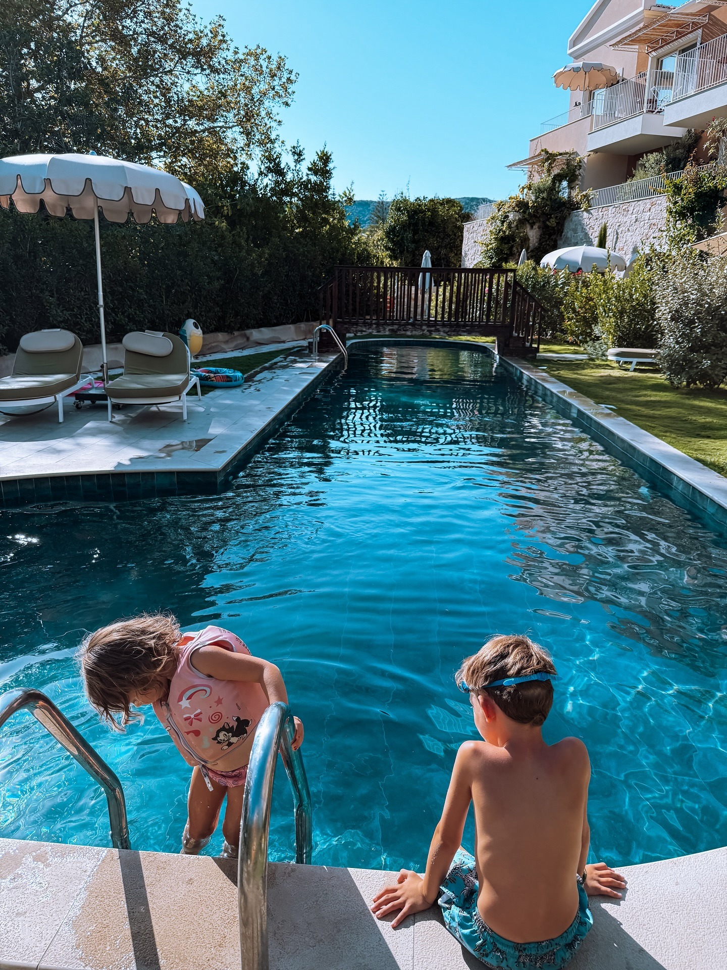 Τα παιδιά της Αθηνάς οικονομάκου, Μάξιμος και Σιέννα