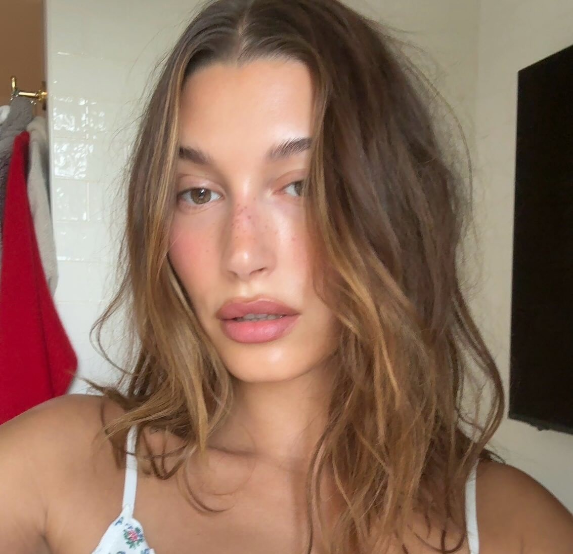 Hailey Bieber selfie