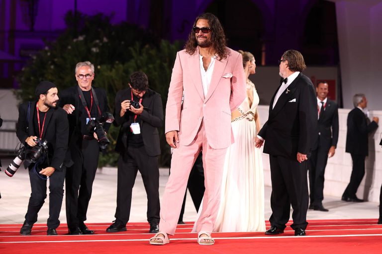 O Jason Momoa κατά τη διάρκεια της απονομής των βραβείων Cartier Glory To The Filmmaker Award 2025 και του κόκκινου χαλιού «In the Hand of Dante». στο 82ο Διεθνές Φεστιβάλ Κινηματογράφου της Βενετίας στις 3 Σεπτεμβρίου 2025.