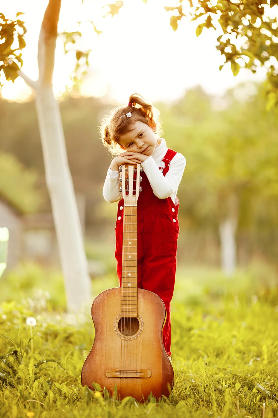 Κοριτσάκι με κιθάρα
