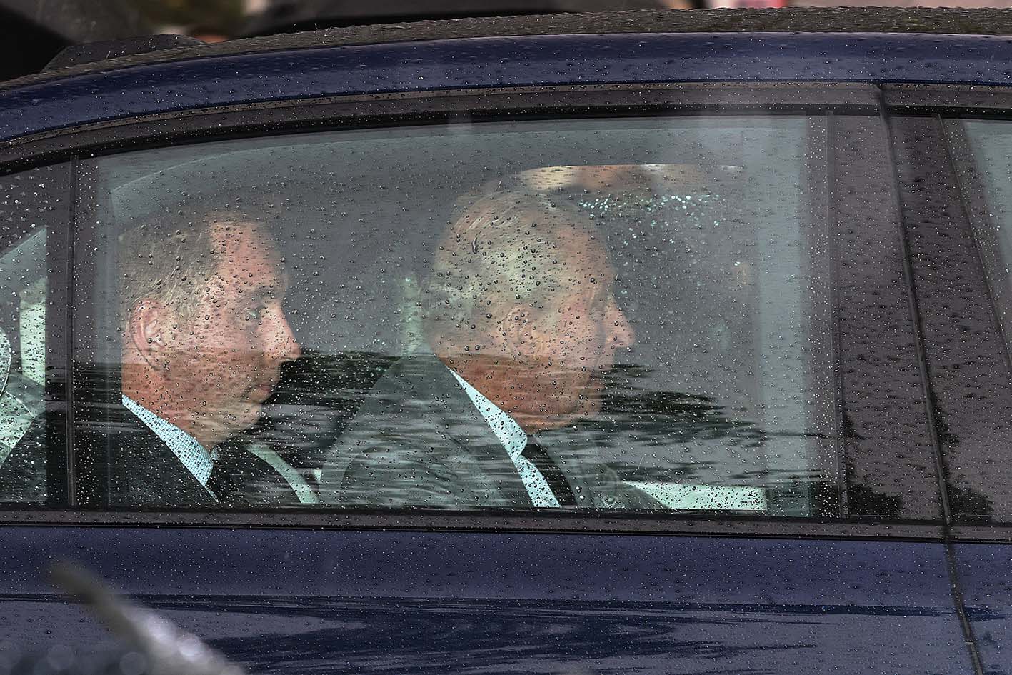 O Bασιλιάς Κάρολος III φτάνοντας στο Clarence House στις 10 Σεπτεμβρίου 2025 στο Λονδίνο για να συναντήσει τον πρίγκιπα Harry.