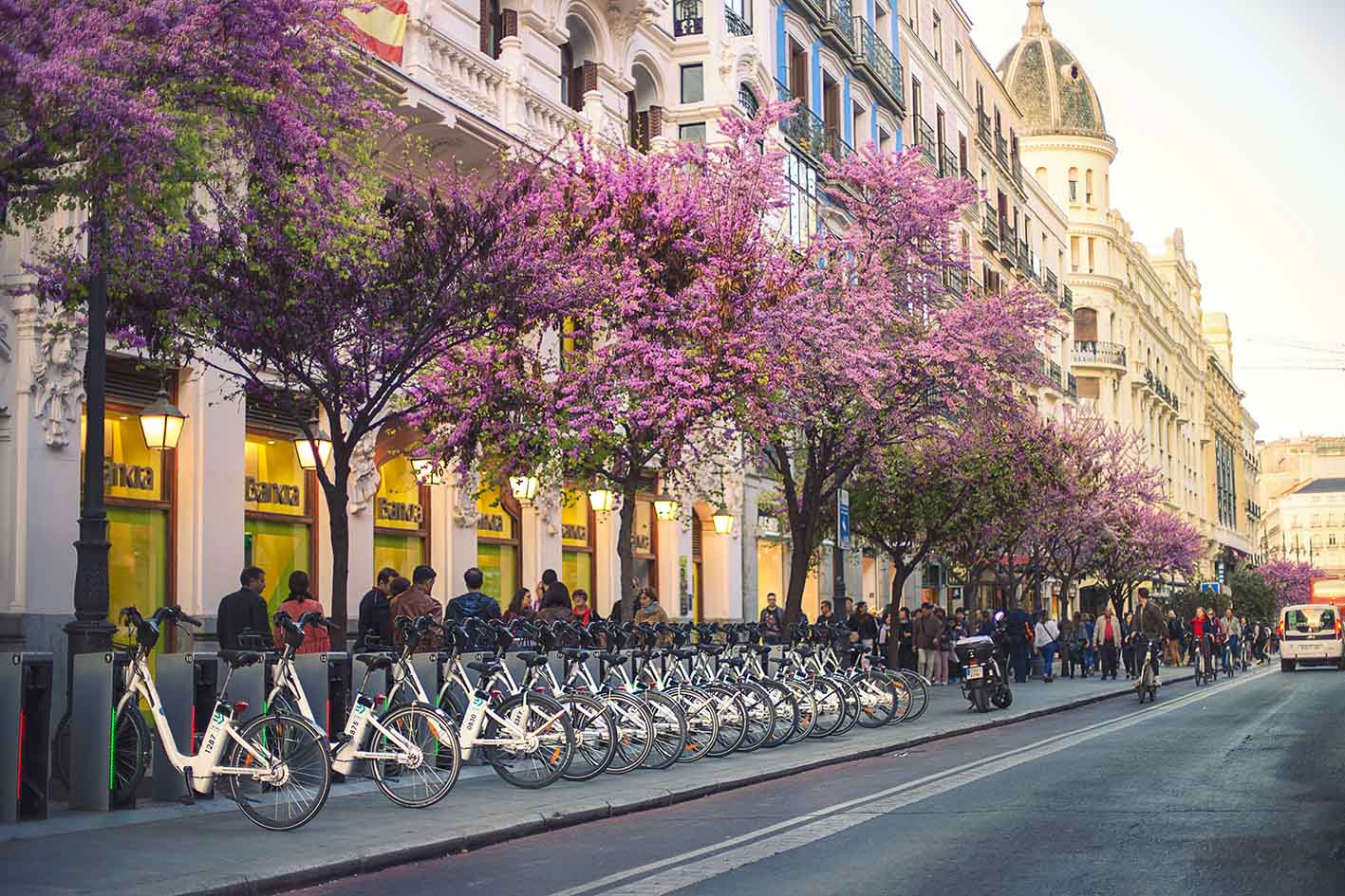 Η οδός Calle Mayor στη Μαδρίτη, οδηγεί απευθείας στην Plaza del Sol.