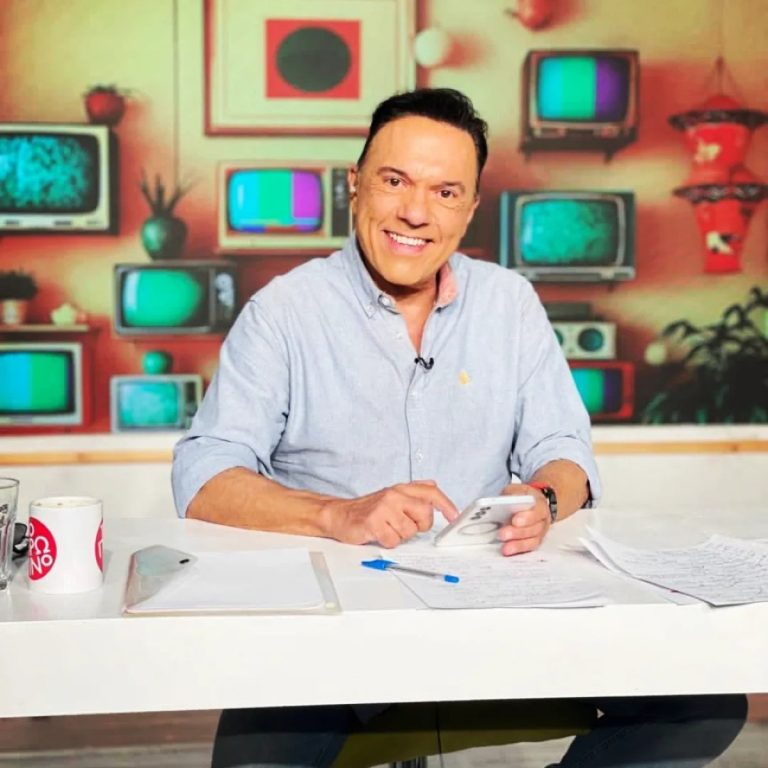 Ο Ποσειδώνας Γιαννόπουλος στο πλατό της εκπομπής Πρωινό