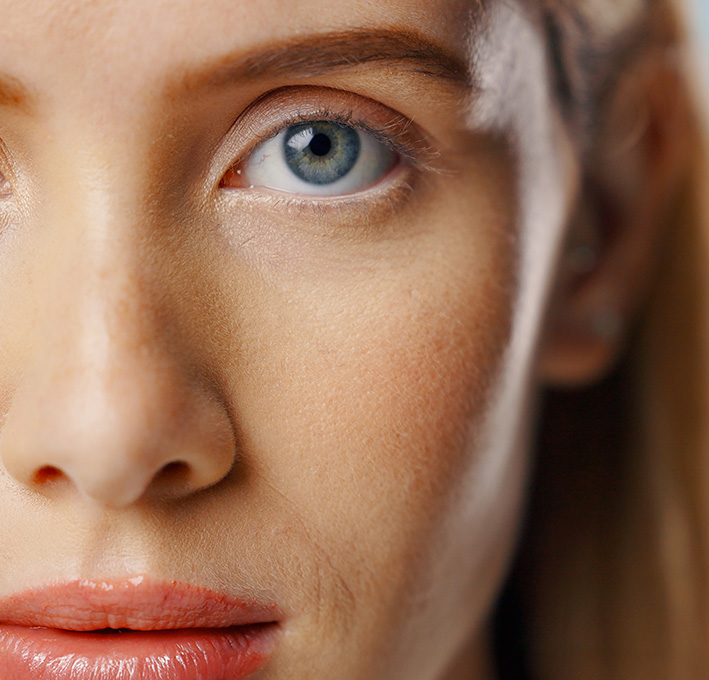 Koντινό όμορφης γυναίκας