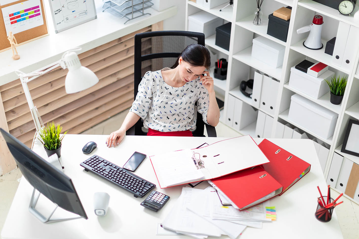 Γυναίκα στο γραφείο της