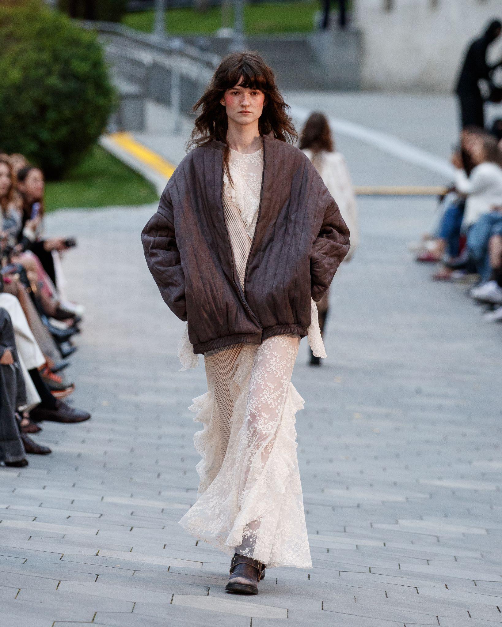 μοντέλο σε πασαρέλα