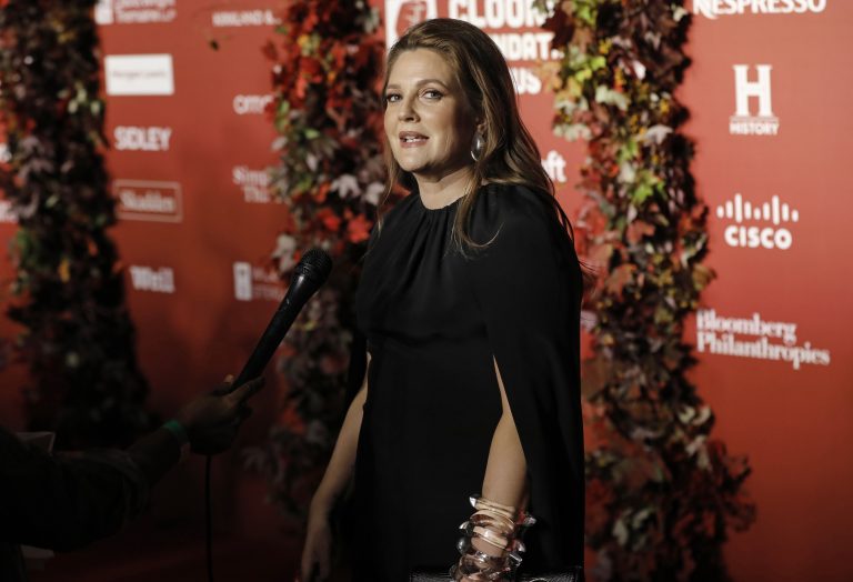 H Drew Barrymore στα Albie Awards, που διοργάνωσε το Clooney Foundation for Justice, στη Νέα Υόρκη, 29 Σεπτεμβρίου 2022