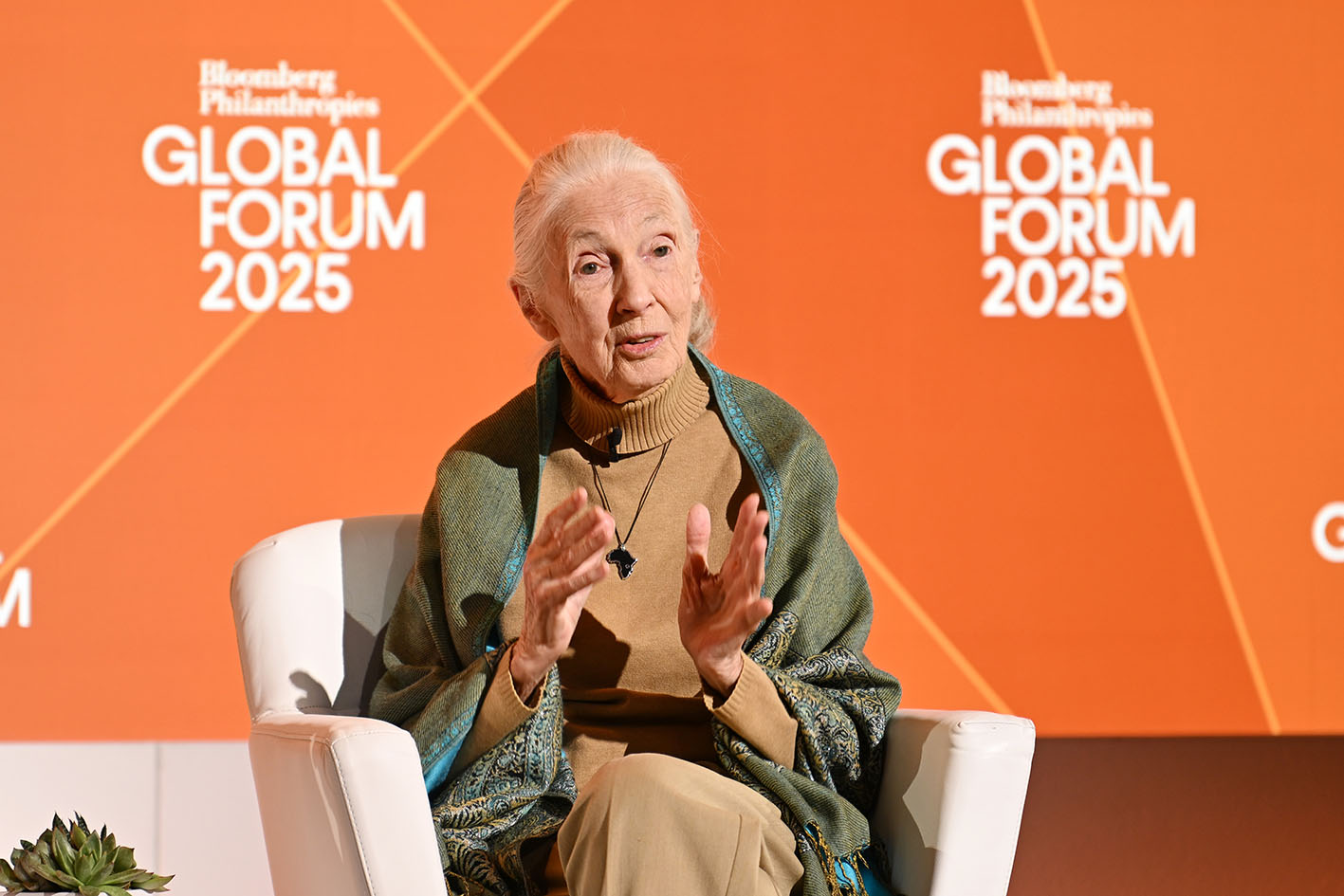 H Jane Goodall μιλάει στη σκηνή στο Bloomberg Philanthropies Global Forum 2025 στο The Plaza Hotel στις 24 Σεπτεμβρίου 2025 στη Νέα Υόρκη.