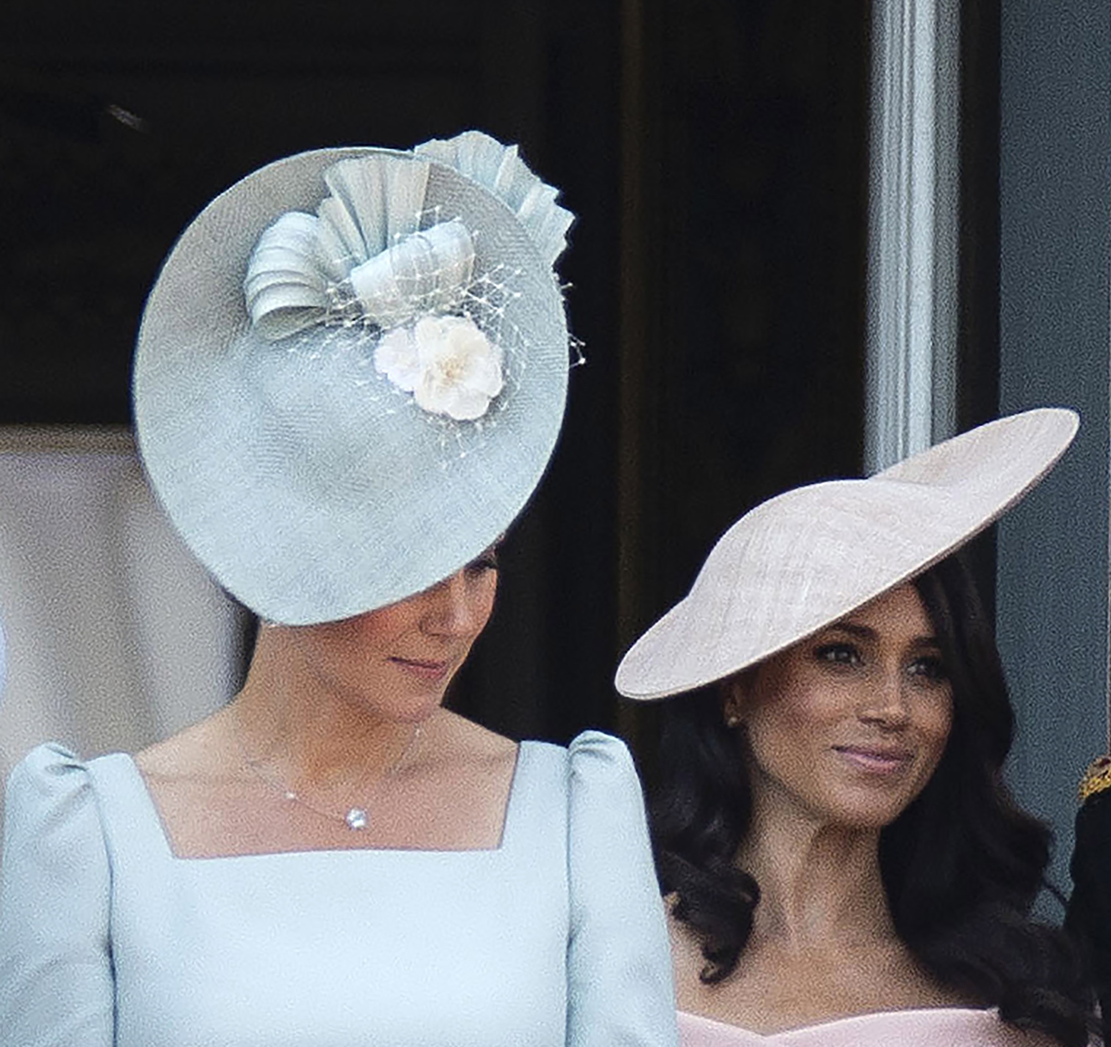 H Kate Middleton και η Meghan Markle στο μπαλκόνι του Μπάκιγχαμ στο πλαίσιο του Trooping of the Colour, 9 Ιουνίου 2018