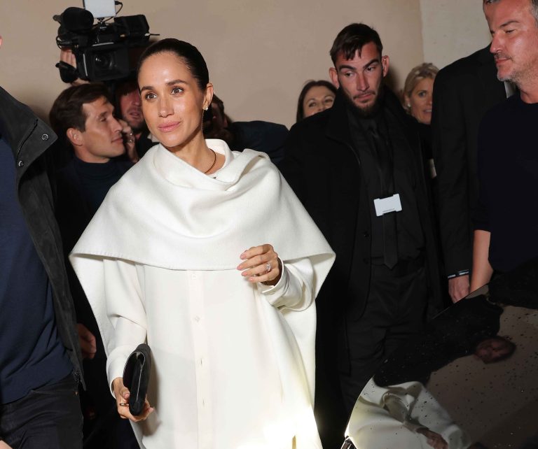 H Meghan Markle, στo show του Balenciaga Συλλογή Άνοιξη/Καλοκαίρι 2026, στο πλαίσιο της Εβδομάδας Μόδας του Παρισιού, στις 4 Οκτωβρίου 2025.