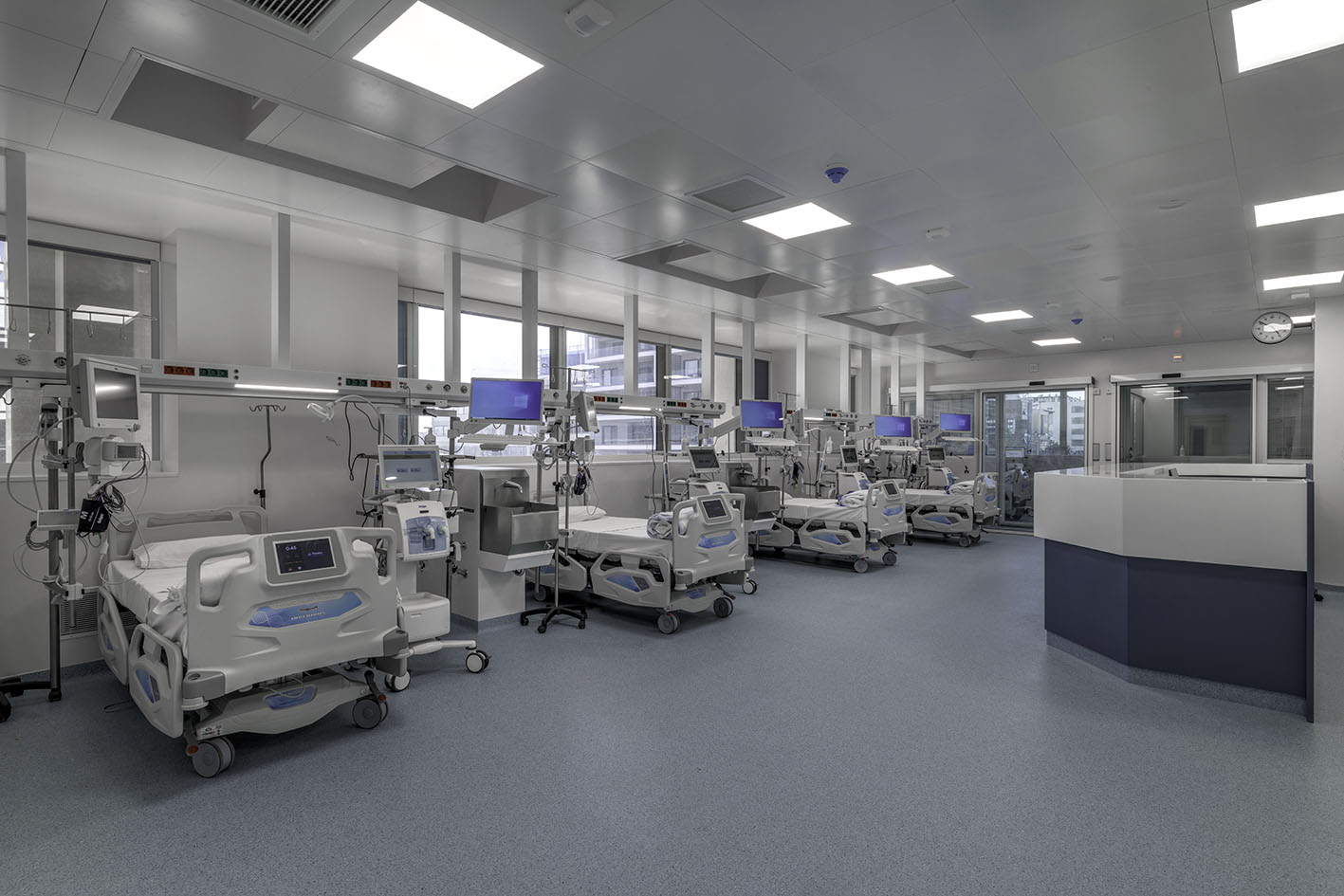 Η ΜΕΘ Μεταμοσχευμένων του νέου Ωνάσειου Νοσοκομείου εξοπλισμένη με τεχνολογία αιχμής για την αναβάθμιση της φροντίδας των ασθενών.