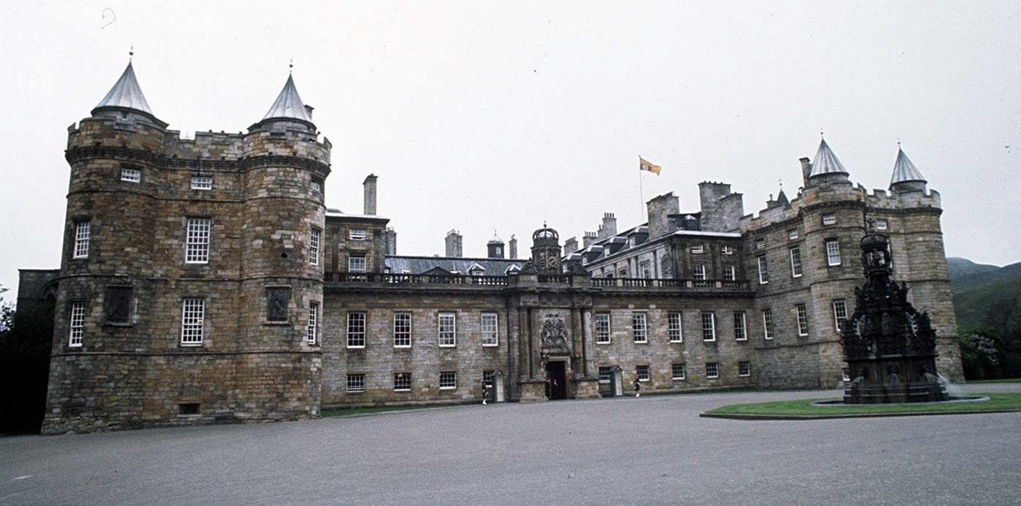 Το Παλάτι του Holyroodhouse, 24 Μαΐου 1977