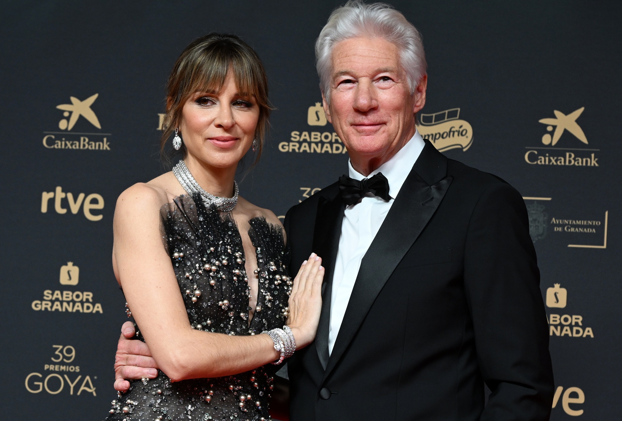 O Richard Gere και η Alejandra Silva στην τελετή απονομής για τα 39α Goya Awards στη Γρανάδα, 8 Φεβρουαρίου 2025
