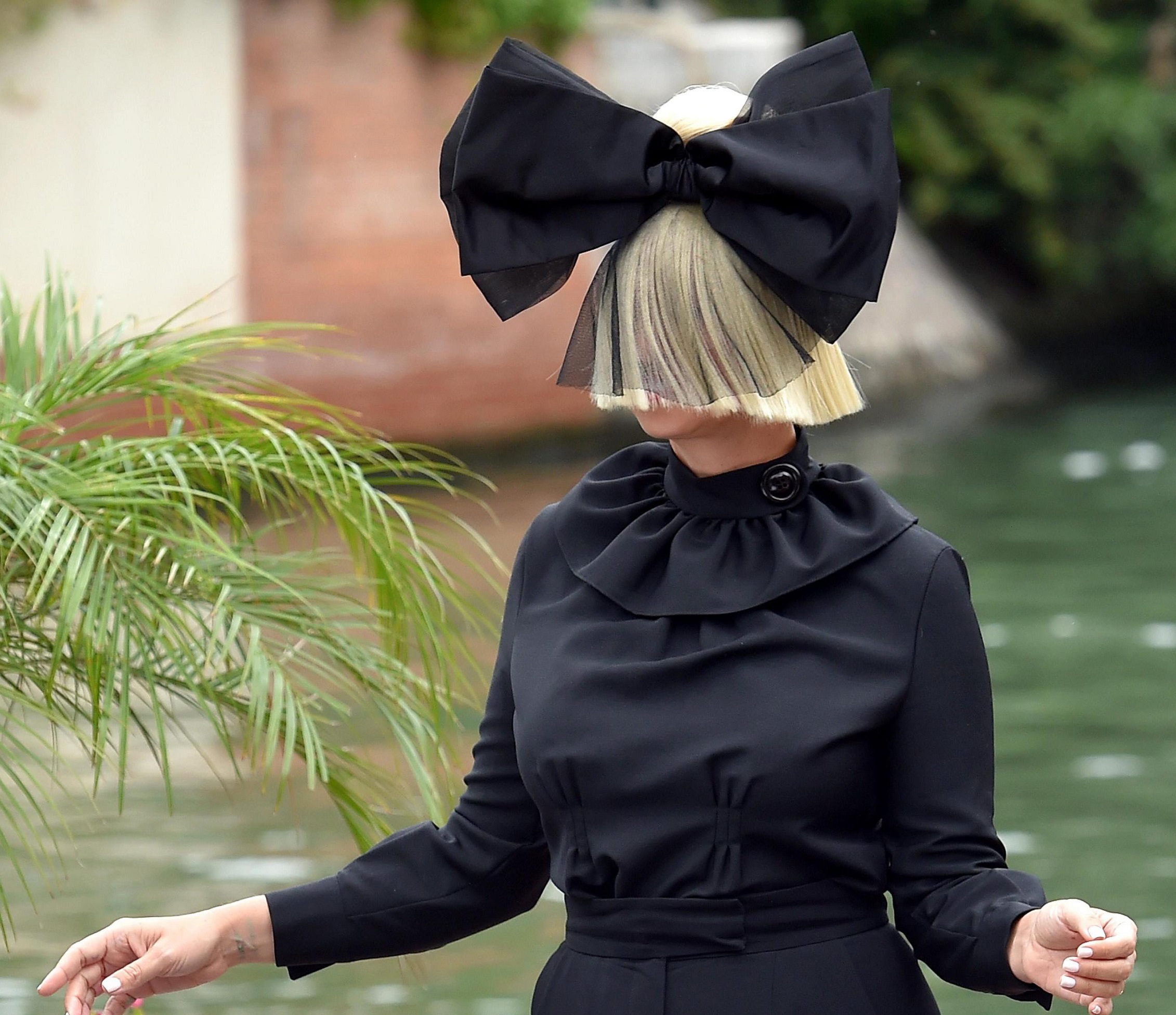 H Sia φθάνει στο Λίντο ενόψει του 72ου Φεστιβάλ Βενετίας, 5 Σεπτεμβρίου 2015