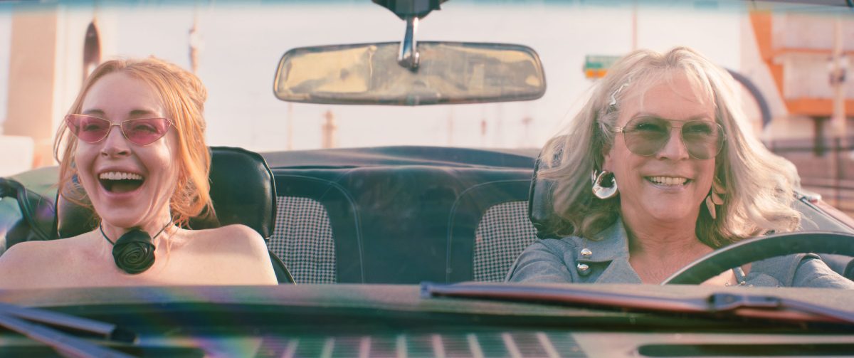 Η Lindsay Lohan ως Anna Coleman και η Jamie Lee Curtis ως Tess Coleman