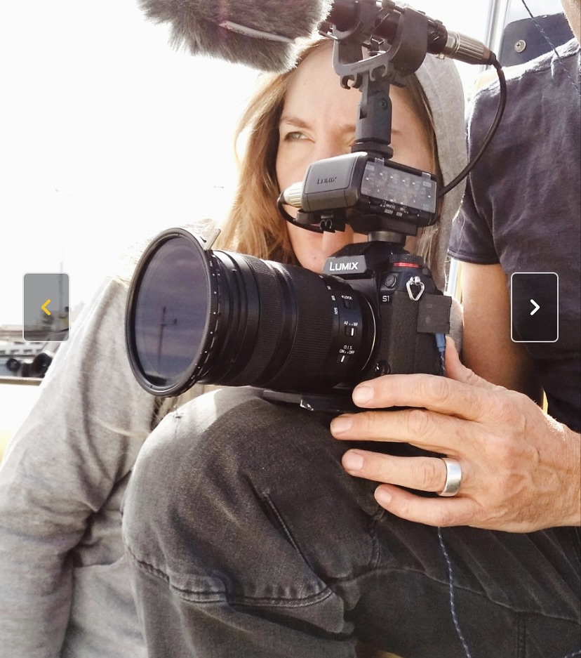 Η Άννα Ρεζάν στη μακρόνησο για το ντοκιμαντέρ