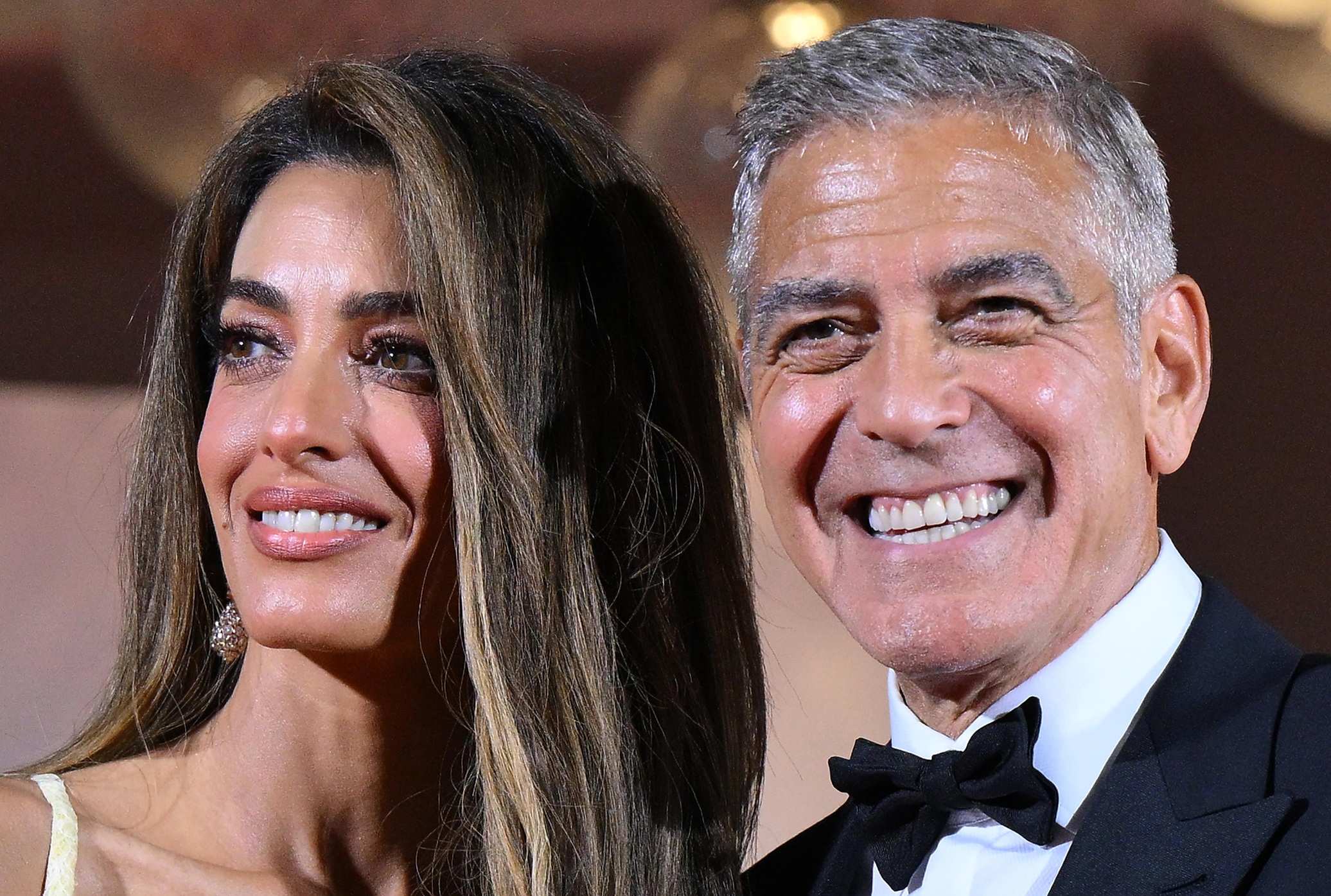 O George Clooney και η σύζυγός του Amal Alamuddin στην πρεμιέρα της ταινίας του "Wolfs" στο 81ο Φεστιβάλ Βενετίας, 1 Σεπτεμβρίου 2024