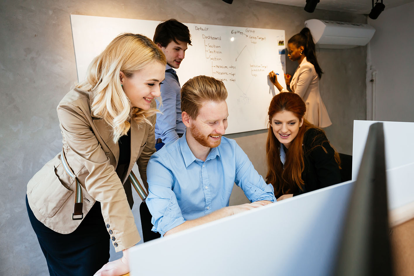 Συνάδελφοι στο γραφείο