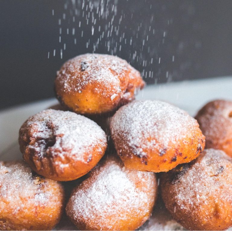 donuts με σοκολάτα και άχνη ζάχαρη