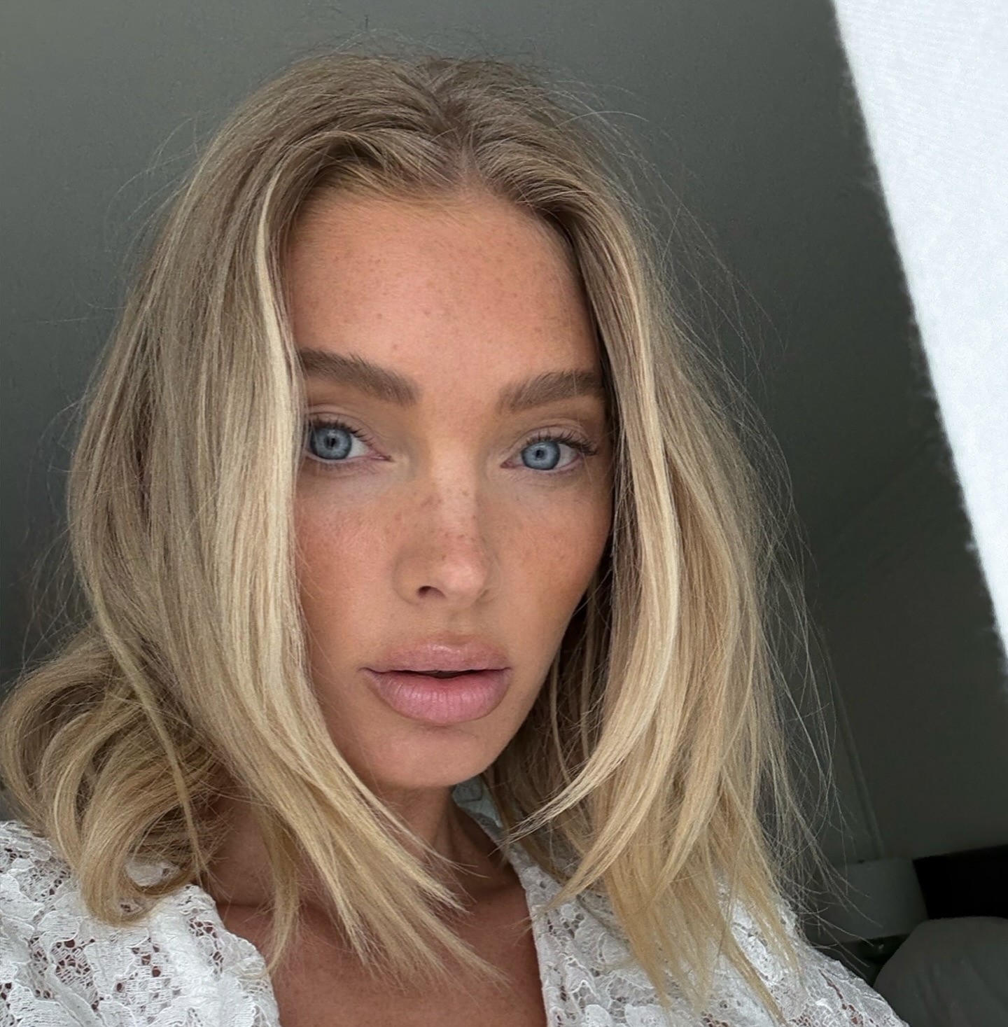 H Elsa Hosk με όμορφη επιδερμίδα, χωρίς μακιγιάζ