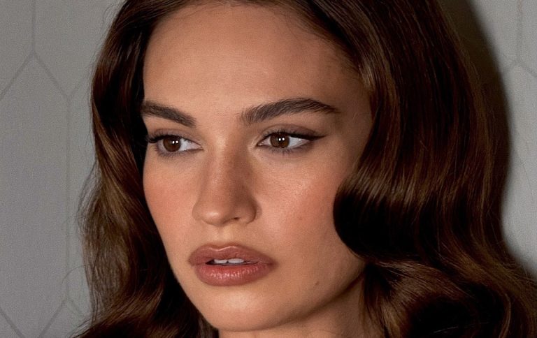 Lily James με το καστανό του φθινοπώρου