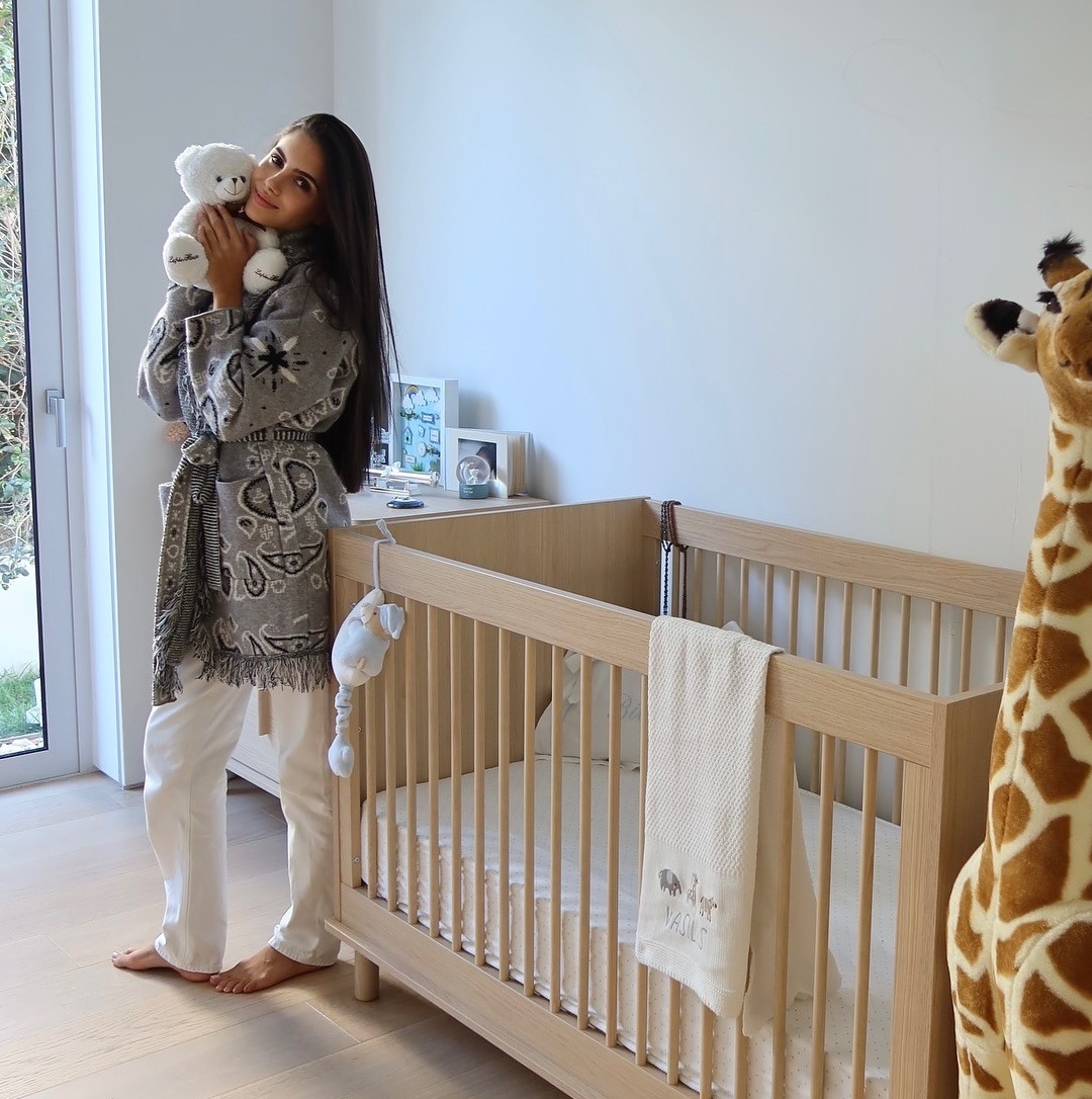 Η Αλεξάνδρα Νίκα στο παιδικό δωμάτιο του γιου της