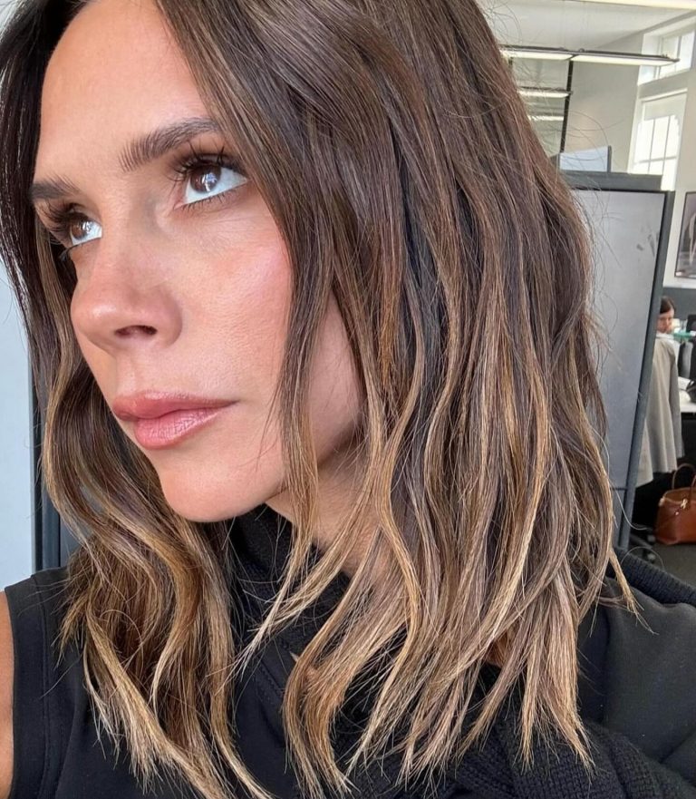 Καφέ γήινο μακιγιάζ Victoria Beckham