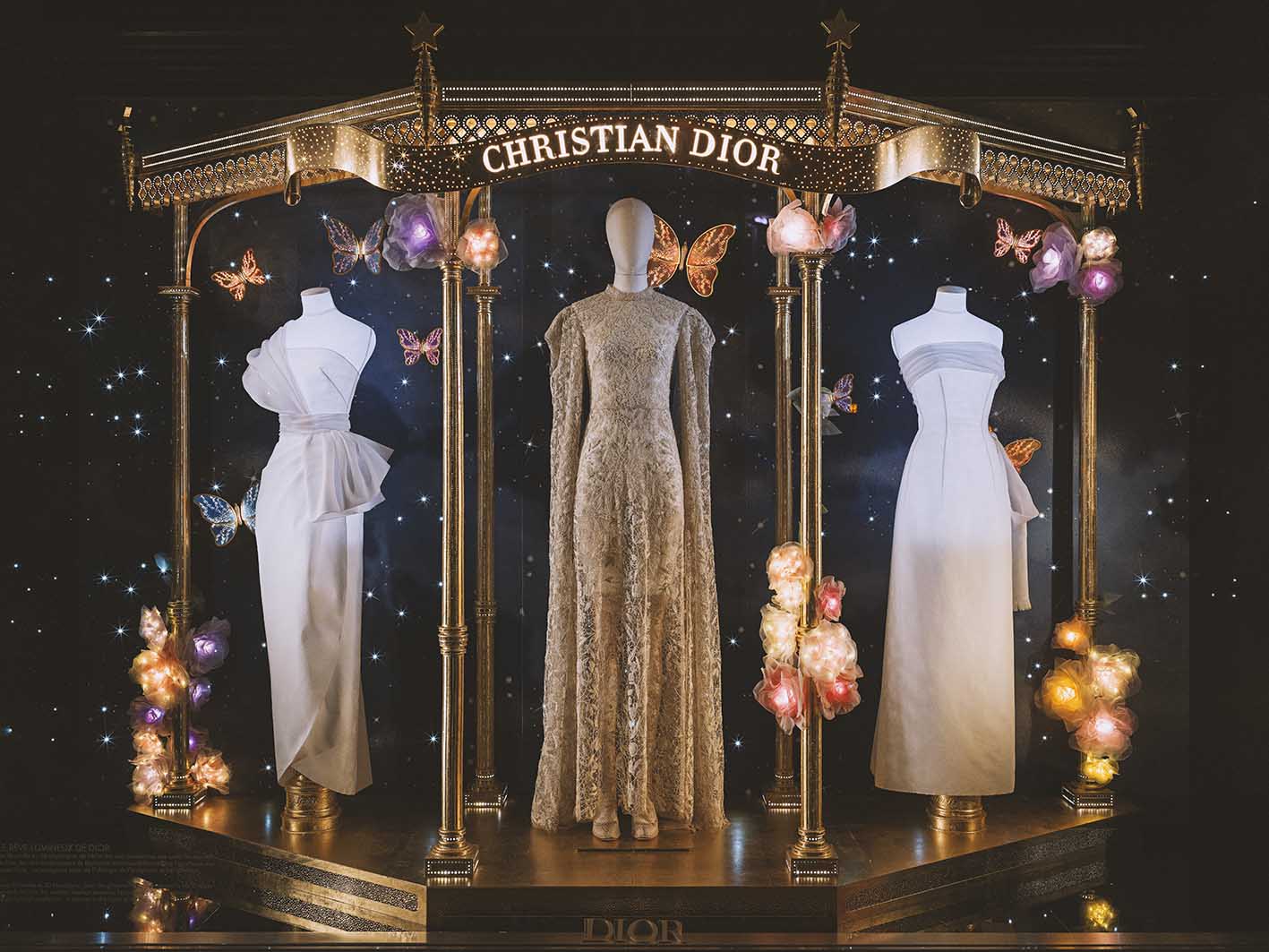 Παρουσίαση των διακοσμήσεων για τα Χριστούγεννα 2025 στο κατάστημα Dior στην avenue Montaigne στο Παρίσι