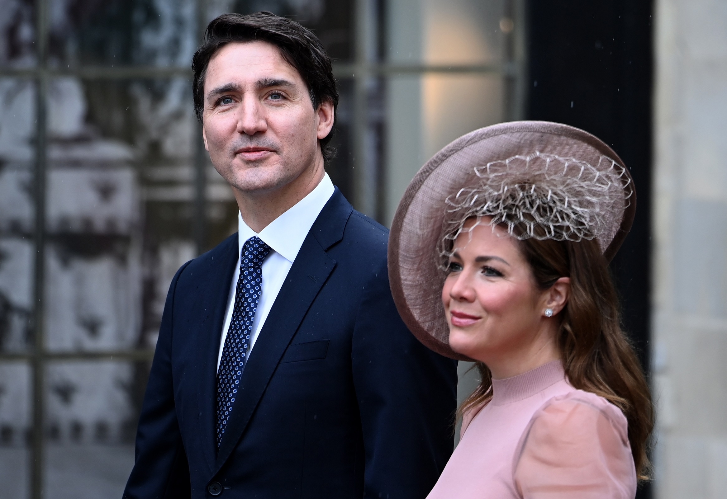 Ο Justin Trudeau και η σύζυγός του Sophie Gregoire Trudeau στην τελετή ενθρόνισης του βασιλιά Κάρολουστο Αββαείο του Ουέστμινστερ, 6 Μαΐου 2023