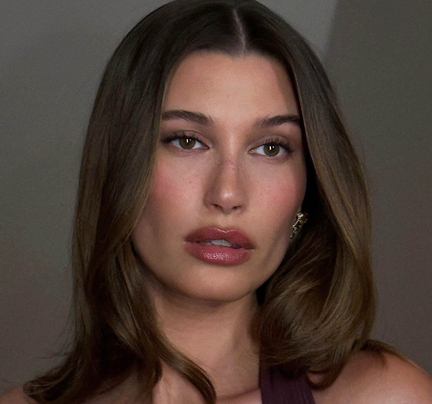 Ζουμερά χείλη Hailey Bieber