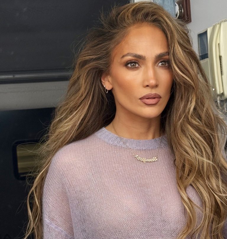 JLo με πολύ μακριά μαλλιά