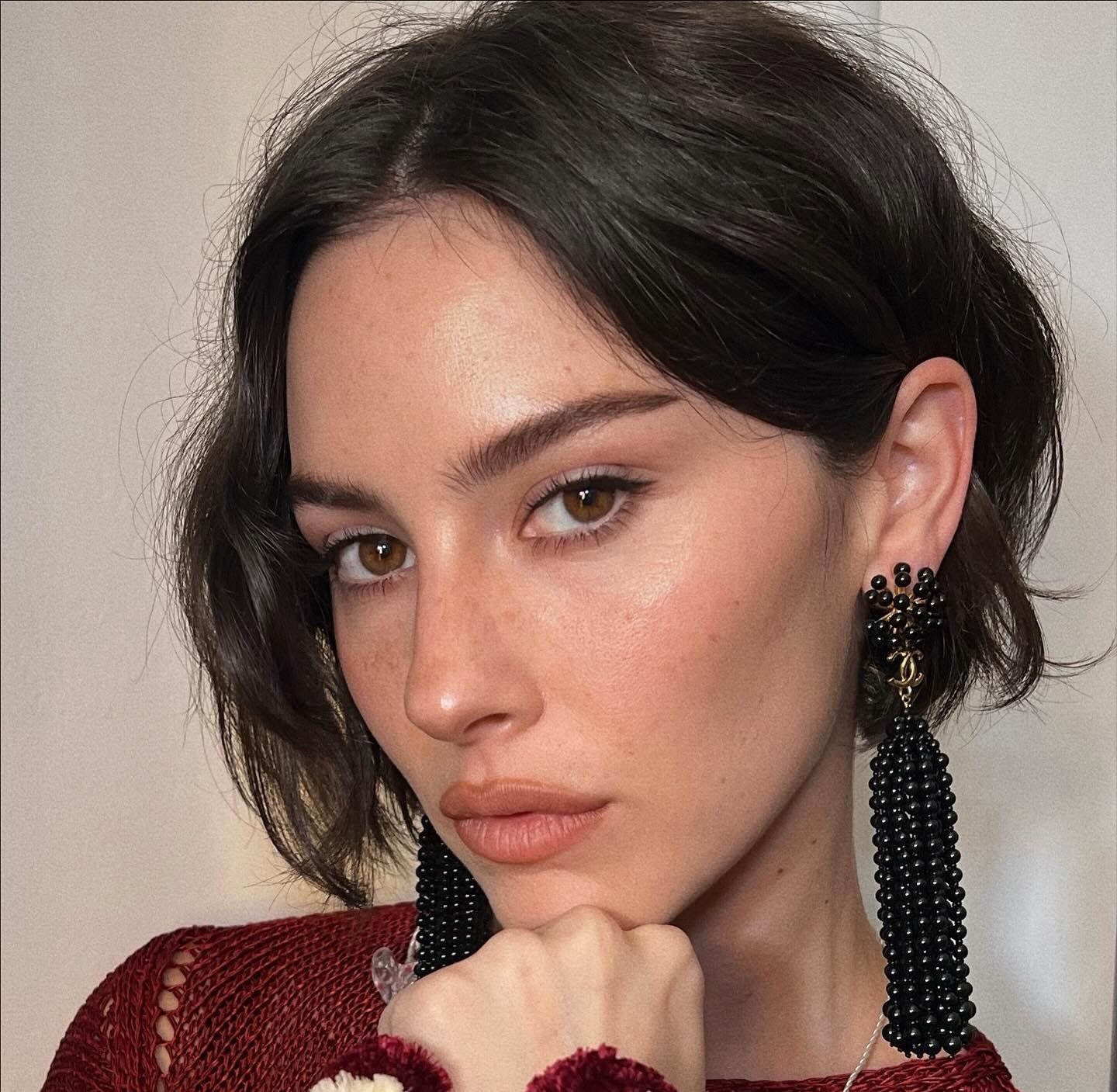 Gracie Abrams με καρέ - απόλυτη τάση στα μαλλιά για το 206