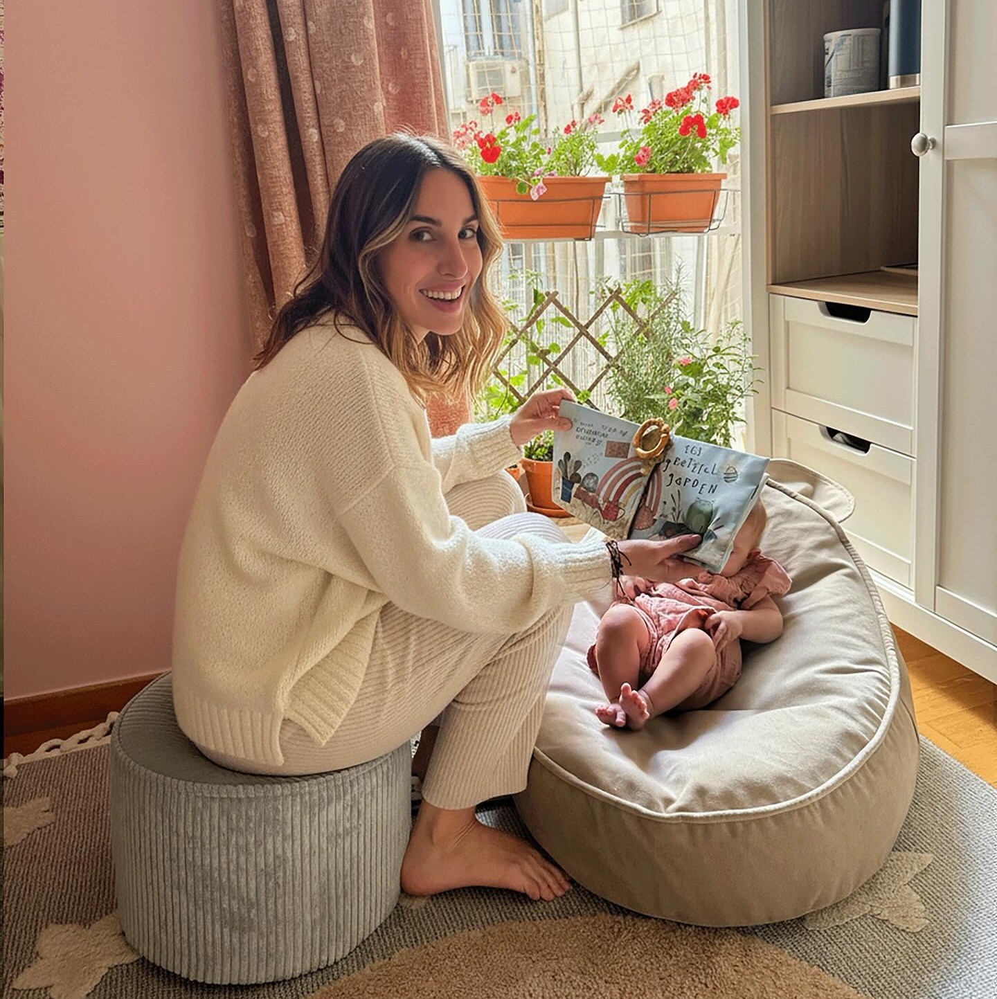 Η Παυλίνα Βουλγαράκη στο παιδικό δωμάτιο της κόρης της