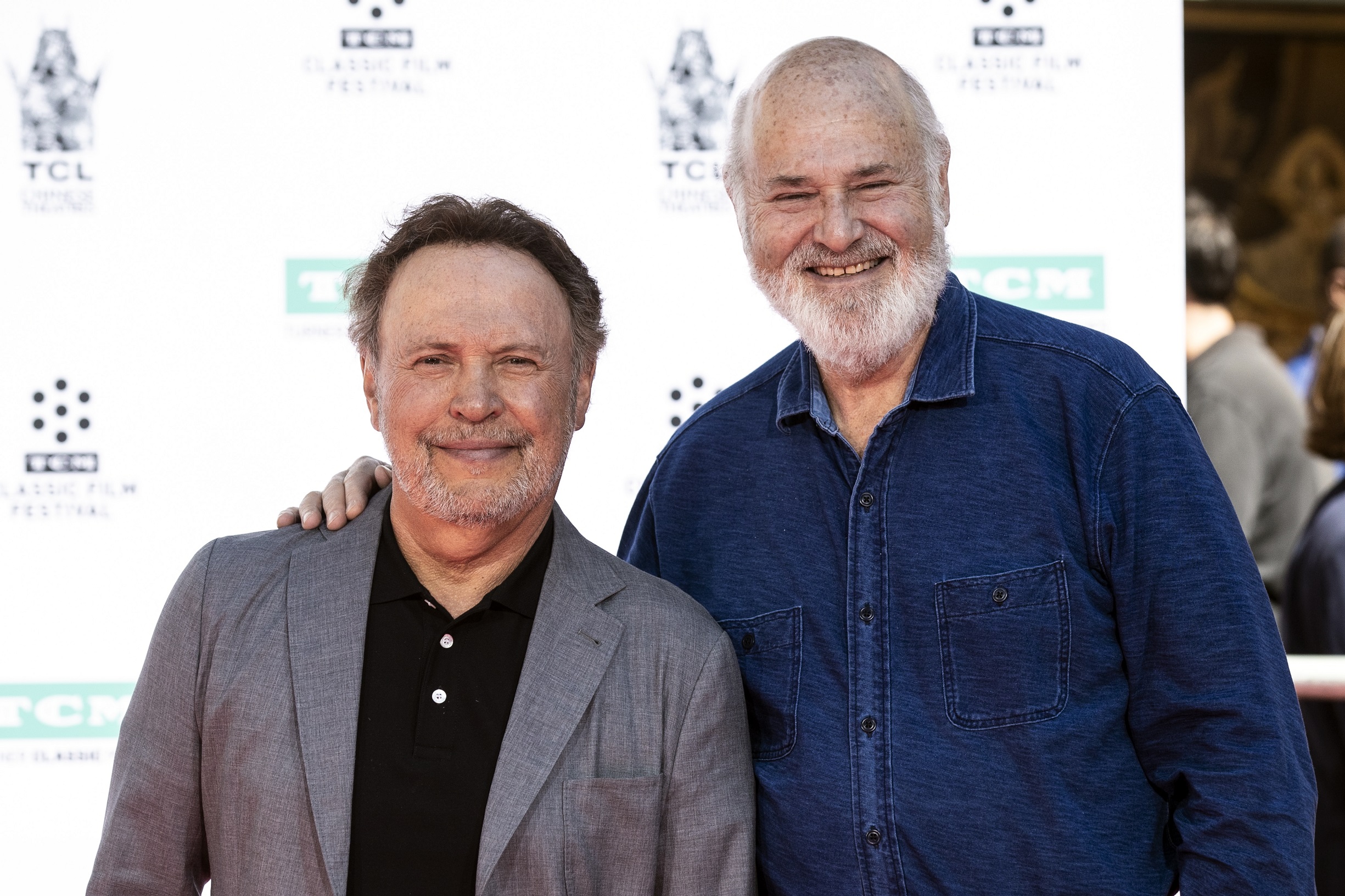 O Billy Crystal και ο Rob Reiner στην τελετή αποτυπωμάτων του Crystal στο Grauman's Chinese Theater στο Χόλιγουντ, 12 Απριλίου 2019