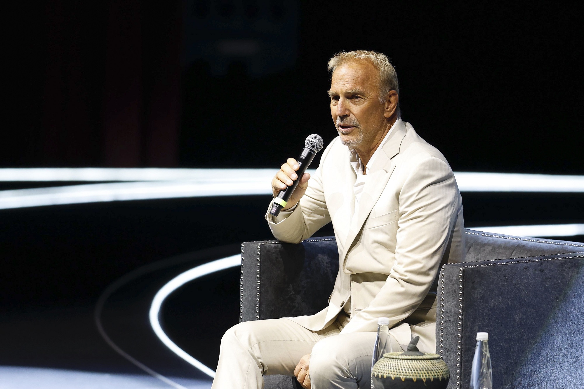 O Kevin Costner στη διάρκεια της εκδήλωσης του Telmex Foundation's Mexico 21st Century στο Εθνικό Αμφιθέατρο στο Μέξικο Σίτι, 5 Σεπτεμβρίου 2025