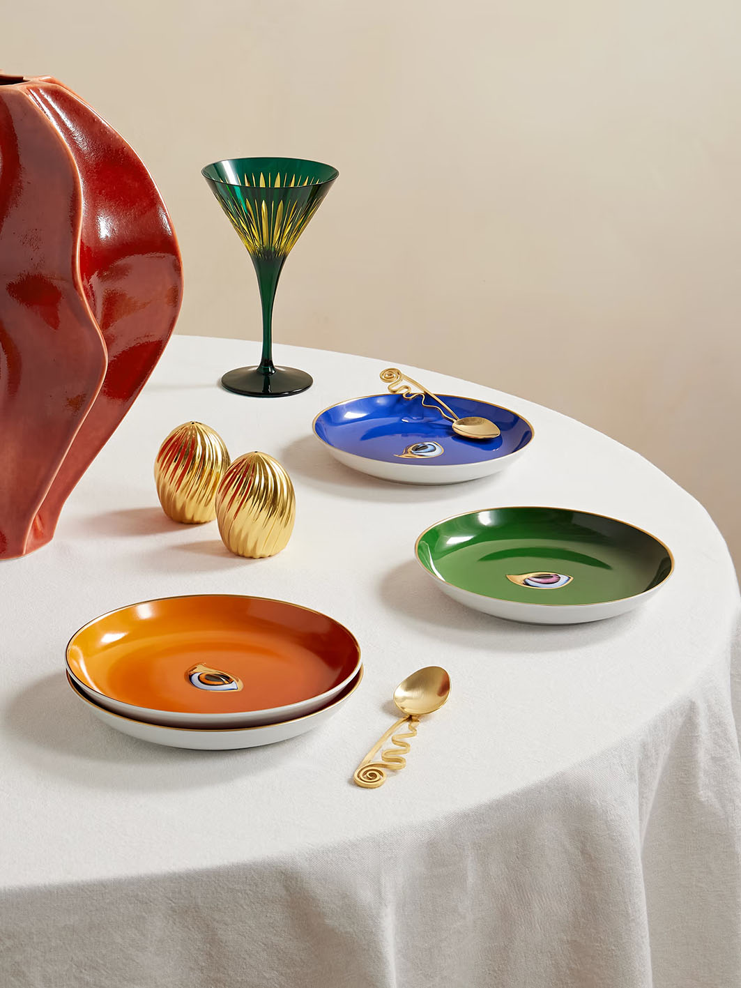 Σετ τεσσάρων επιχρυσωμένων πορσελάνινων πιάτων, L’Objet + Lito