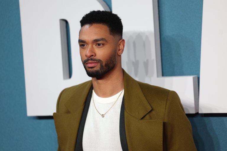 O Rege-Jean Page στην ειδική προβολή της ταινίας "Black Bag" στο Curzon Mayfair στο Λονδίνο, 11 Μαρτίου 2025