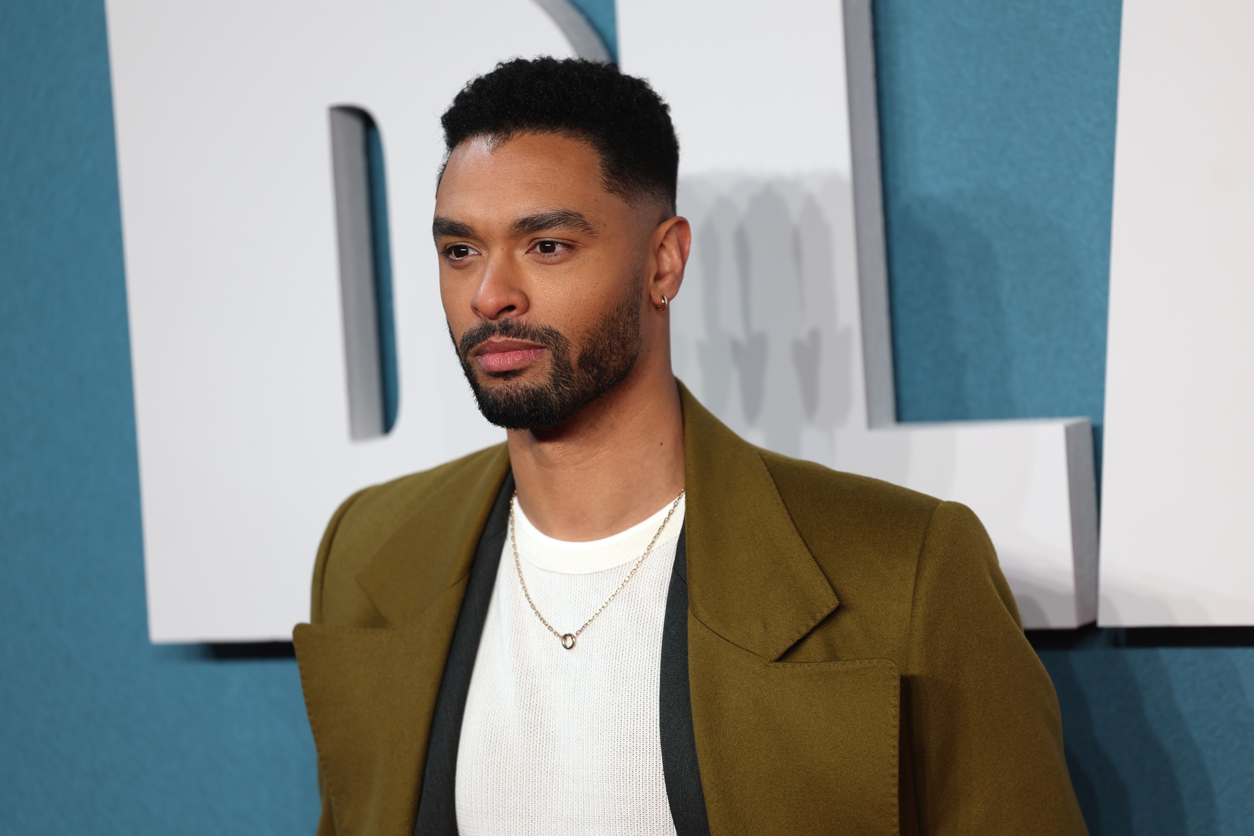 O Rege-Jean Page στην ειδική προβολή της ταινίας "Black Bag" στο Curzon Mayfair στο Λονδίνο, 11 Μαρτίου 2025