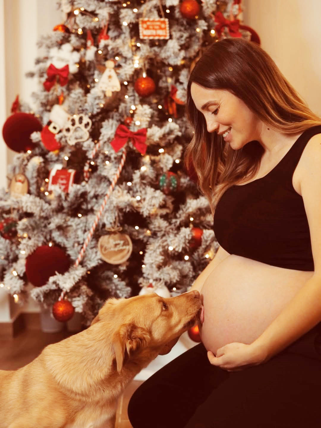 Η Άννα Κορακάκη έγκυος τα Χριστούγεννα 2025