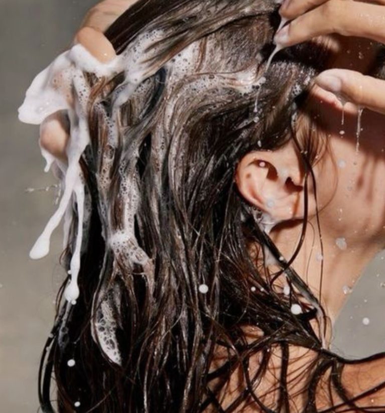 Λούσιμο μαλλιών