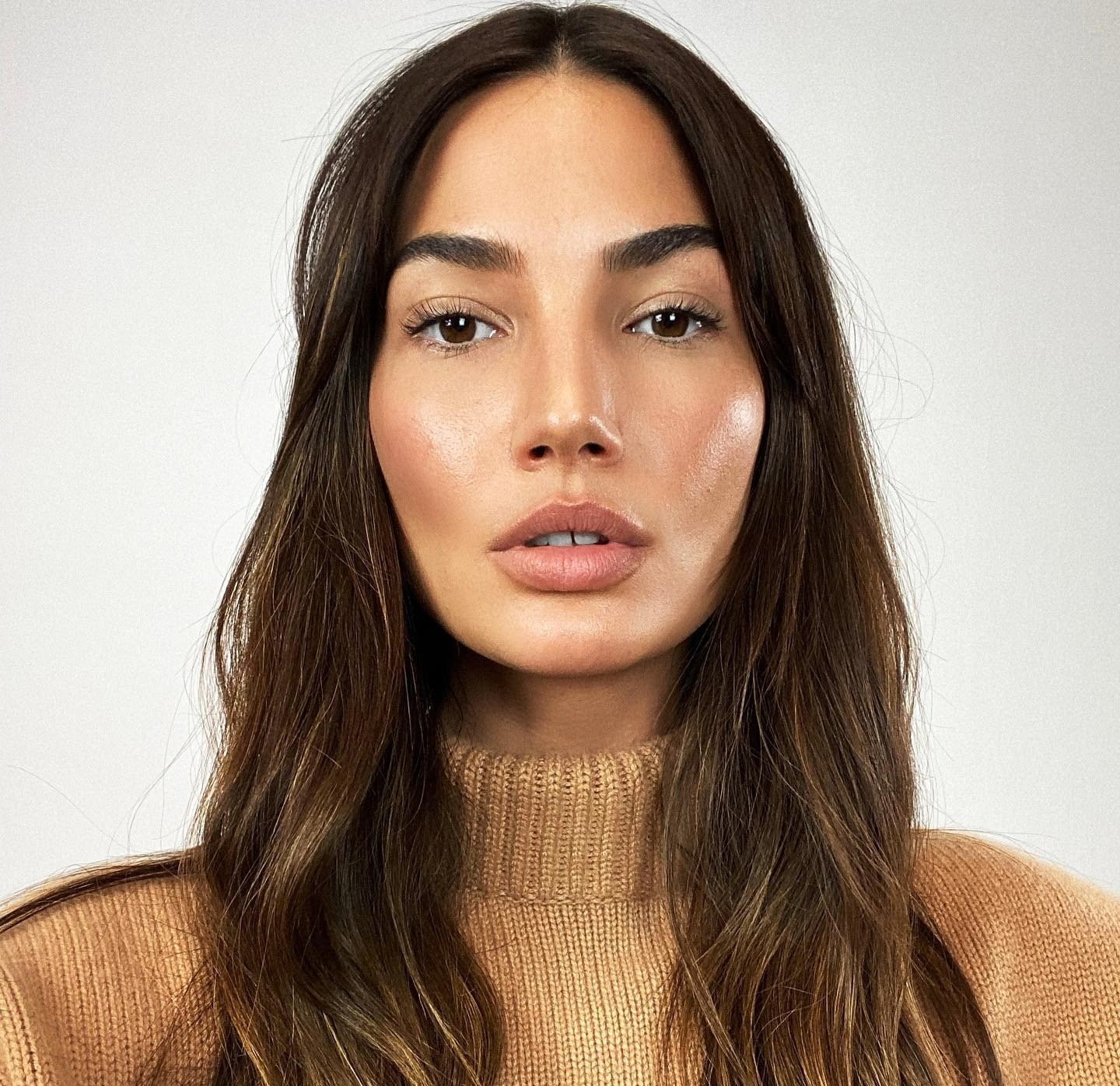 H Lily Aldridge με λαμπερή επιδερμίδα