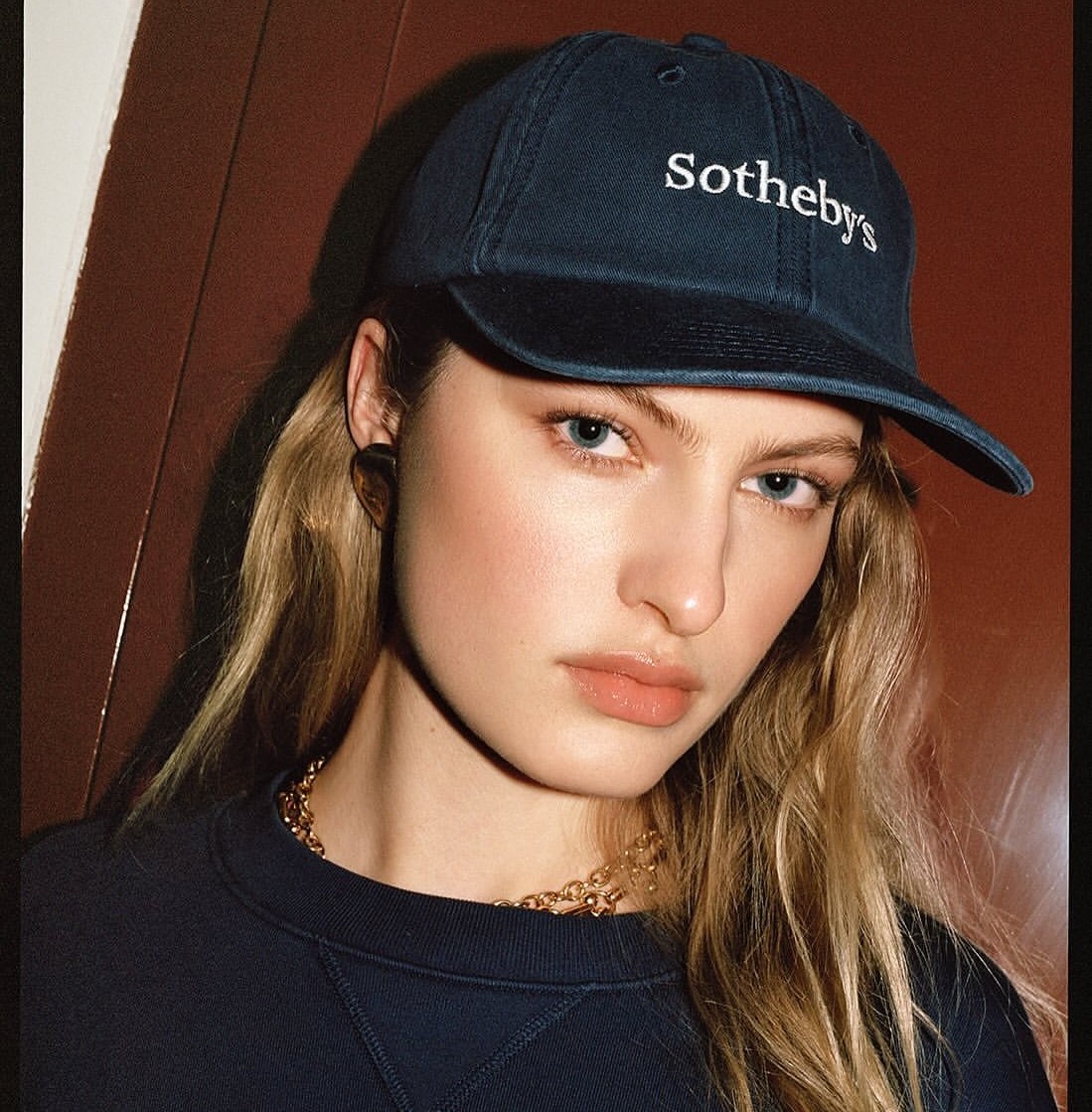 Μοντέλο με φρέσκια επιδερμίδα - τάση μακιγιάζ