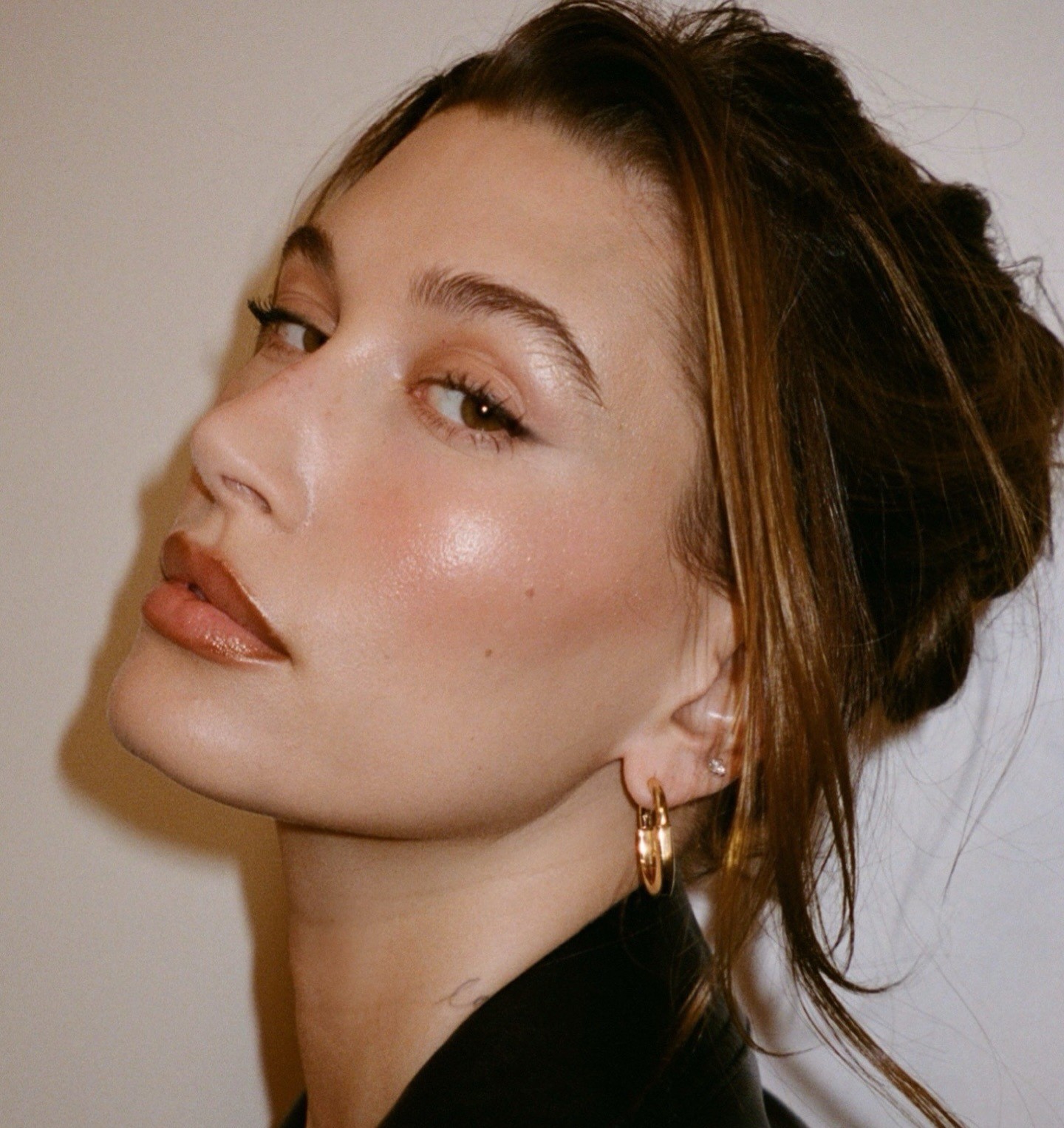 Hailey Bieber χτένισμα