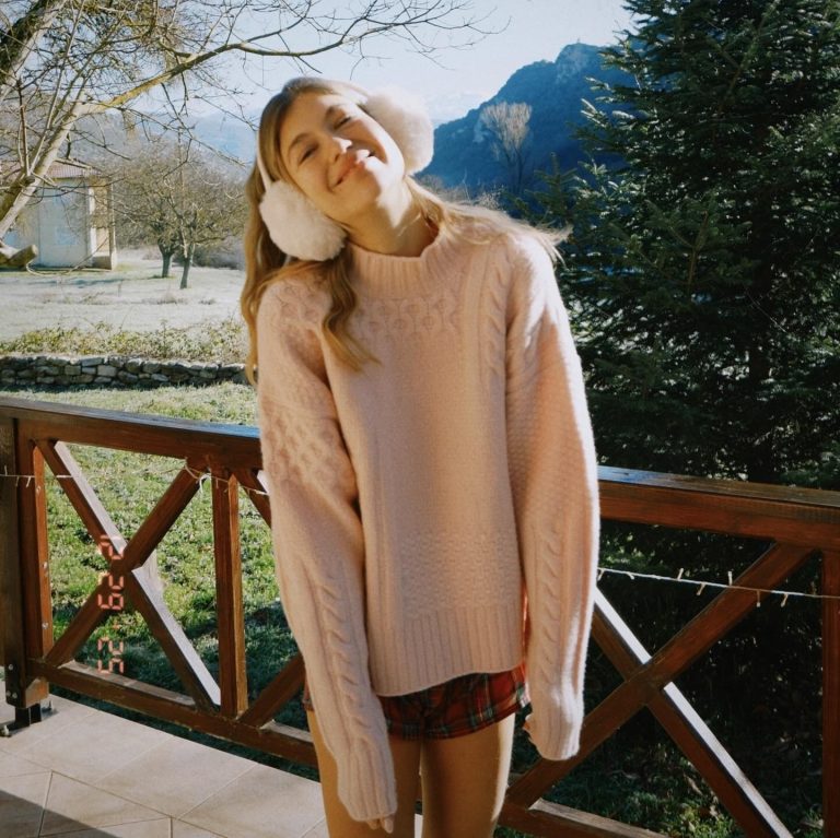 Η Κλέλια Ανδριολάτου σε σαλέ στα Καλάβρυτα