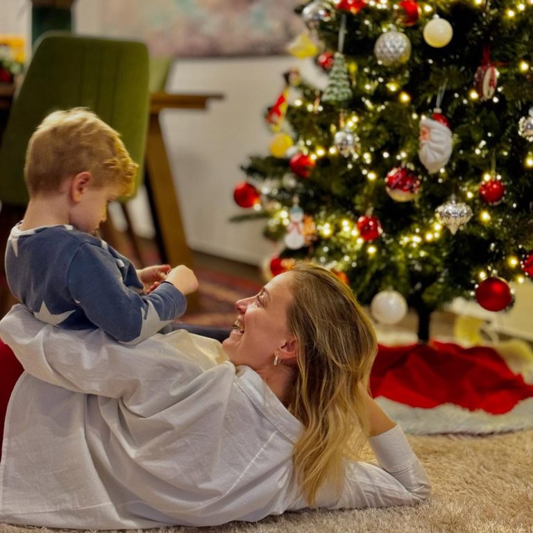 Η Λένα Δροσάκη με τον γιο της Αναστάση