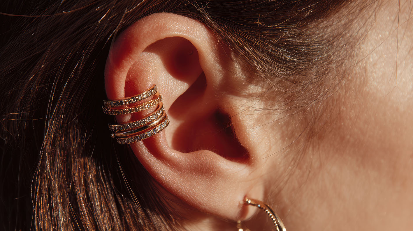 Κοντινό σε αυτί γυναικείο με σκουλαρίκια
