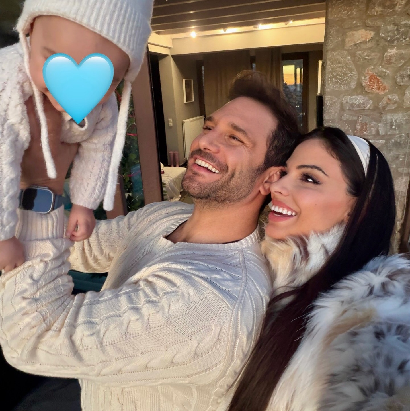 Ο Ευθύμης Ζησάκης με τη σύζυγο και το παιδί τους