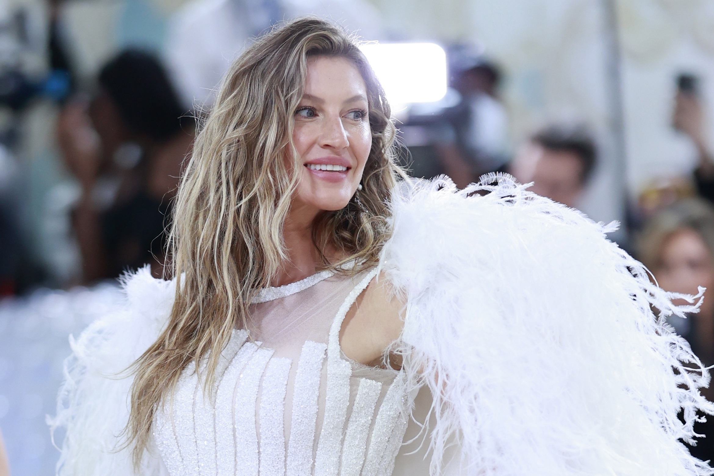 H Gisele Bundchen στο κόκκινο χαλί στο 2023 Met Gala, 1 Μαΐου 2023