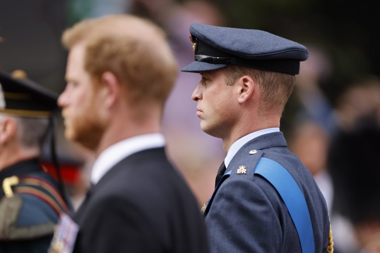 O πρίγκιπας William και ο πρίγκιπας Harry στη διάρκεια της κηδείας της βασίλισσας Ελισάβετ, 19 Σεπτεμβρίου 2022