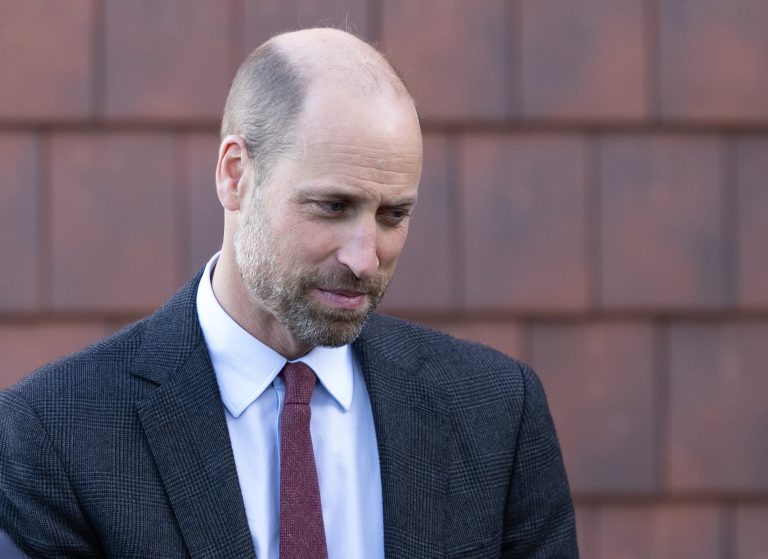 O πρίγκιπας William αποχωρεί μετά τα επίσημα εγκαίνια του Rob Burrow Centre for Motor Neurone Disease στο Seacroft Hospital στο Λιντς, 20 Νοεμβρίου 2025